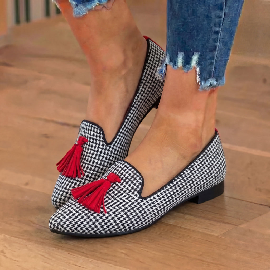Graceful Orthopedic Sandals for Modern Look