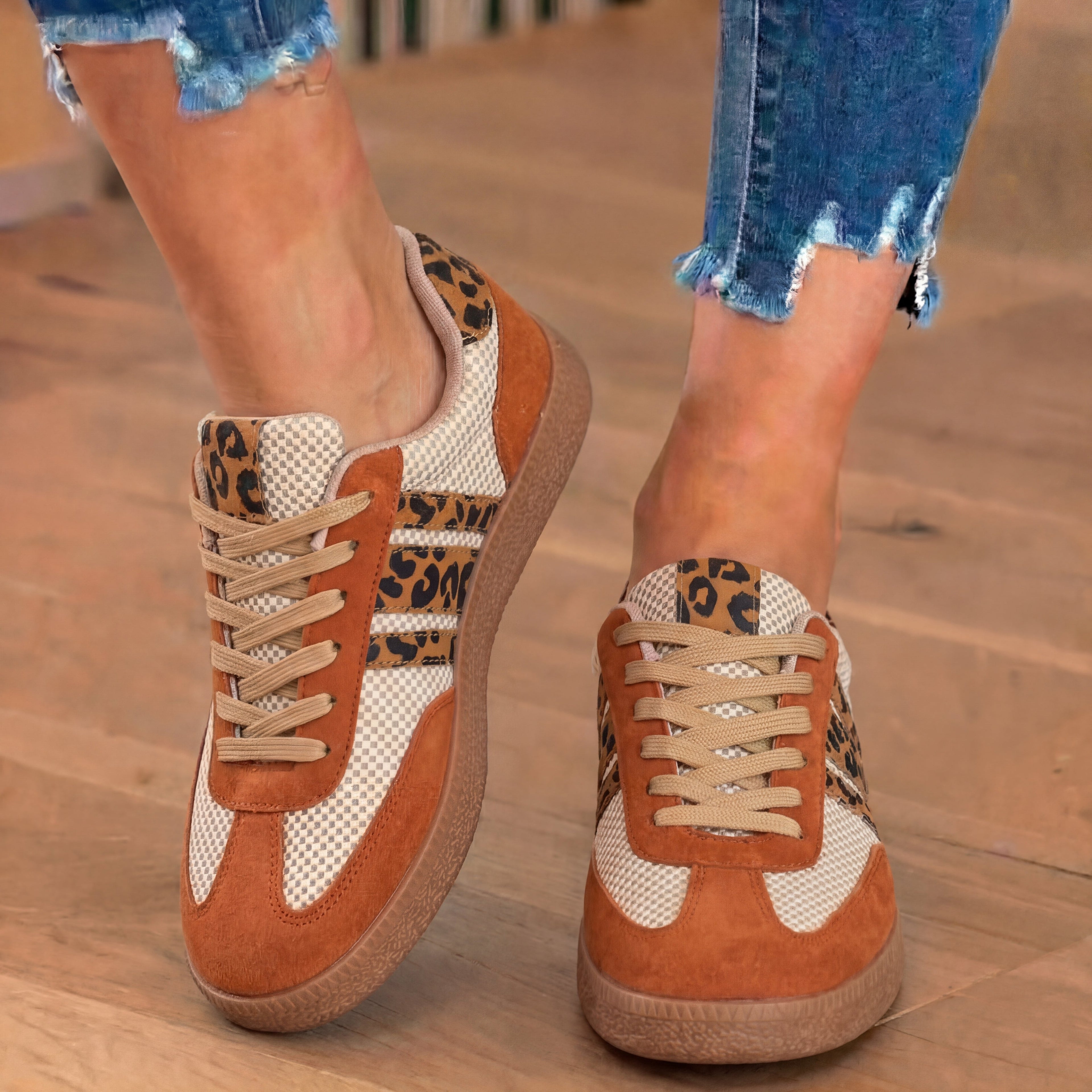 Classic Orthopedic Sneakers with Timeless Style