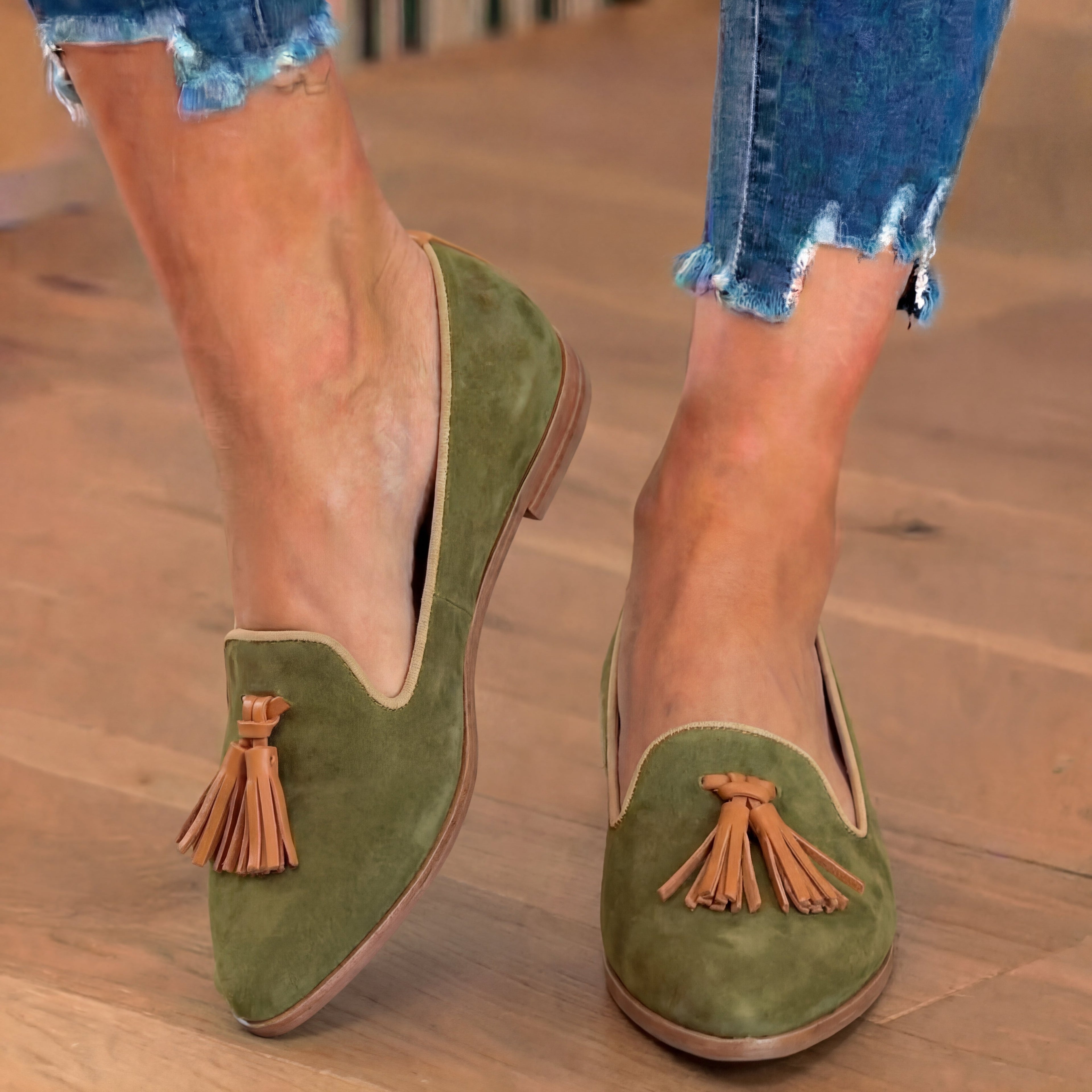 Graceful Orthopedic Sandals for Modern Look